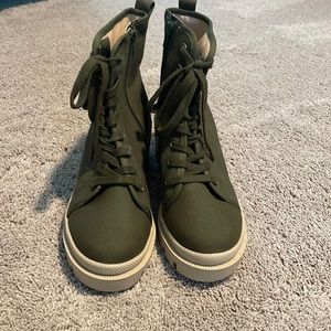 NWOT Anthropologie Olive green Canvas boots! Never worn!